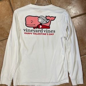 Vineyard Vines Kids Large valentines whale shirt